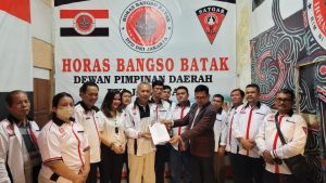 AMSIANG SITOMPUL SERAHKAN SK HBB DKI JAKARTA