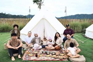 SUNRISE HILL CAMP tempat keren abis, Glamping bersama keluarga sambil menikmati Danau Batur di Kintamani
