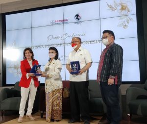PIM dan President University Sediakan 400 Beasiswa Bagi Pelajar Berprestasi