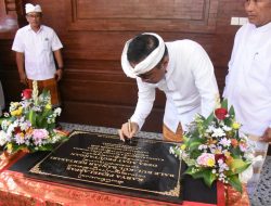 Walikota Jaya Negara Hadiri Piodalan dan Pemlaspasan Bale Kulkul Balai Banjar Kertasari, Desa Adat Peguyangan