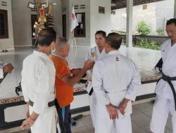 Perguruan Karate SHOTOKAI Bali yang baru berdiri kirim atlet Karateka diturnamen Internasional di Surabaya.