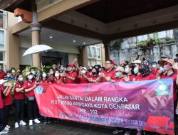 Walikota Jaya Negara Lepas Jalan Santai Serangkaian Hut ke-102 RSUD. Wangaya
