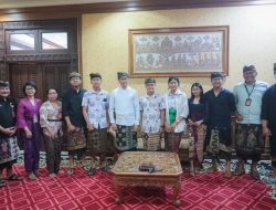 Wabup Suiasa saat menerima audiensi Forum Anak Daerah Kabupaten Badung