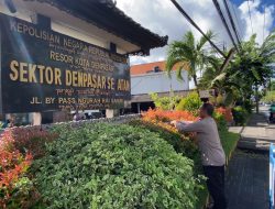 Gertak Selasih’ Personil Polsek Densel Gotong Royong Bersihkan dan Asrikan Taman