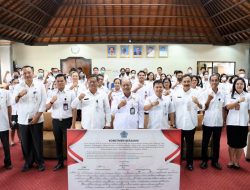 Canangkan Zona Integritas Dan Komitmen Birokrasi Bersih Di Lingkungan BKPSDM,Sekda Alit Wiradana Minta Tidak Hanya Menjadi Seremonial Semata.