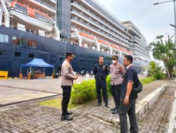 Kapal Pesiar Super Jumbo Sandar Di Pelabuhan Benoa Angkut Ribuan Tourist Asing.