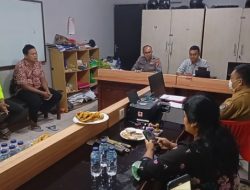 Kapolsek Dentim Memediasi Permasalahan Dua Kelompok Remaja Yang Berseteru Di Pantai Padanggalak