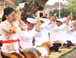 Walikota Jaya Negara Ngaturang Bhakti Siwaratri di Pura Agung Jagatnatha Denpasar
