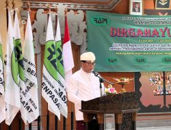 Sekda Alit Wiradana Hadiri HUT Ke-22 RAPI Wilayah Lima Denpasar, Ajak Tingkatkan Sinergitas Bersama Pemerintah Bantu Masyarakat.