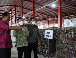 Sekda Alit Wiradana Terima Kunjungan Bupati Bandung, Dadang Supriatna di TPST Kesiman Kertalangu