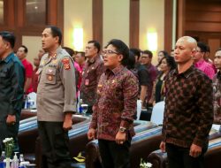 Bupati Giri Prasta saat menghadiri acara pelantikan dan pengambilan sumpah janji anggota PPS Pemilu tahun 2024