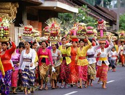 Ke Bali Saat Perayaan Kuningan dan Galungan akan menambah wawasan mengenal Adat dan Budaya Bali.