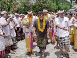 Bupati Nyoman Giri Prasta  menghadiri upacara melaspas dan peresmian serta penandatanganan prasasti