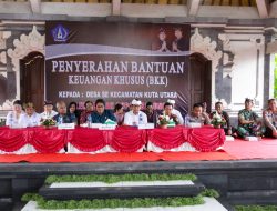 Bupati Giri Prasta Kembali Salurkan Dana BKK di Kecamatan Kuta Utara dan Kuta Selatan