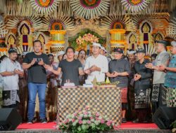Bupati Nyoman Giri Prasta menghadiri perayaan HUT Sekaa Teruna Werdhi Stiti Ke-24