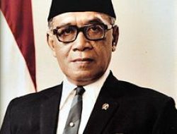 Be Inspiring & True Story:Sri Sultan Hamengkubuwono ke IXdan Si Mbok Bakul Beras