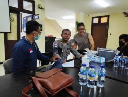Personil Polsek Kuta Bersama Keluarga Laksanakan Vaksin Covid-19 Booster Upaya Hidup Sehat