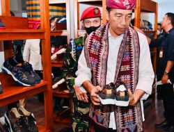 Presiden Beli Sepatu Baru, Model Kets dengan Khas Tenun Bali