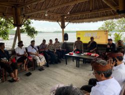 Jumat Curhat, Kapolsek Denpasar Selatan Serap Masukan dan Keluhan Masyarakat Kelurahan Sesetan