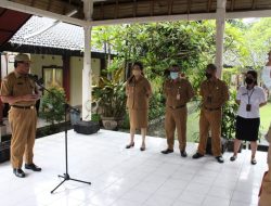 Sekda Alit Wiradana Pimpin Apel Disiplin Di Kantor Inspektorat Kota Denpasar