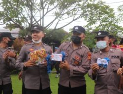 Valentine Day, Personel Polresta Denpasar Bertukar Kado Dan Coklat