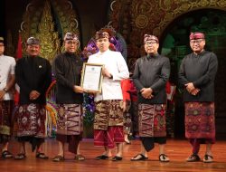 Kanit Reskrim Polsek Densel, Raih Penghargaan Dari Walikota Denpasar.