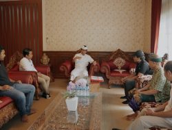 Sekda Wayan Adi Arnawa saat menerima Panitia Pemungutan Suara Desa Pecatu