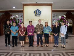 Sekda Adi Arnawa menerima kunjungan Wakil Dubes Inggris Matthew Downing beserta jajaran