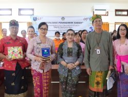 Badan Kerjasama Organisasi Wanita bersinergi dengan PHDI dan FKH UNUD sosialisasikan Bahaya Virus Rabies.