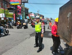 Ciptakan Kamseltibcarlantas Yang Aman Dan Nyaman, Polsek Denpasar Barat Lakukan Pengaturan Lalin