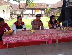 Mengatasi Keluh Kesah Pedagang Pasar Badung, Polsek Denpasar Barat Laksanakan Jumat Curhat