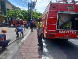 Sigap Personil Polsek Denpasar Timur (Dentim) Datangi TKP Kebakaran