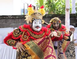 Walikota Jaya Negara Ngayah Nopeng di Banjar Punduh Kulit Peguyangan Kaja