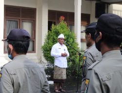 Sekda Alit Wiradana Pimpin Apel Disiplin Di Kantor Satpol PP.Minta Kedepankan Cara Humanis dan Tidak Arogan.
