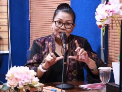 Ibu Gubernur Ny Putri Koster melakukan Dialog di Radio Gema Merdeka