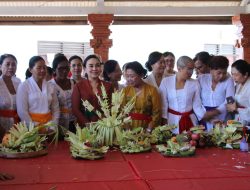 Konsisten, WHDI Kota Denpasar Kembali Gelar Pelatihan Banten Bagi Wanita Hindu
