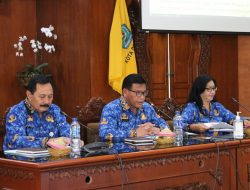 Minta OPD Wujudkan Birokrasi Akuntabel dan BerkualitasSekda Alit Wiradana Buka Rapat Evaluasi Kelembagaan