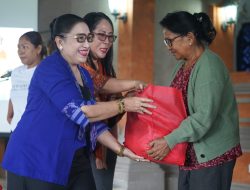Disertai Pemberian Bantuan untuk Kaum Rentan, Tjok Putri Sukawati Buka Sosialisasi Pencegahan KDRT yang Berimplikasi Pada Stunting