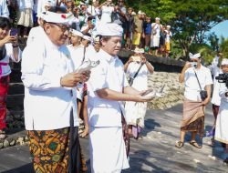 Wagub Cok Ace Pimpin Pelaksanaan Tumpek Uye di Nusa Penida