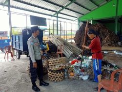 Bhabinkamtibmas Polsek Denpasar Barat Sambangi TPS 3R untuk menjaga kesehatan lingkungan