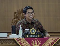 Sekda Adi Arnawa menghadiri acara penandatanganan Perjanjian Kerja Sama pemanfaatan data kependudukan