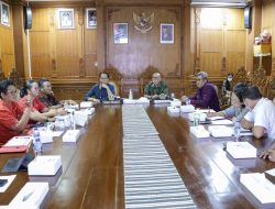 Wabup Suiasa Pimpin Rapat Mapping Program Kegiatan Penurunan stunting, penyesuaian Jasa Kader Posyandu dan Kader Pembangunan Manusia