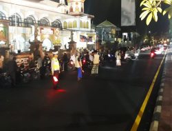 Personil Polsek Kuta Laksanakan Pengamanan Kegiatan Warga Ibadah Sholat Tarawih Guna Pastikan Lancar