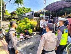 Personil Polsek Denpasar Timur Amankan Misa Paskah Jumat Agung