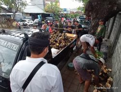 Kelurahan Sesetan Bersama Satpol PP Tertibkan 21 Pedagang Yang Berjualan di Atas Trotoar