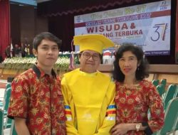 NYOMAN YOHANES MANTAN ANAK PANTI ASUHAN MENDAPAT GELAR DOKTOR MINISTRY