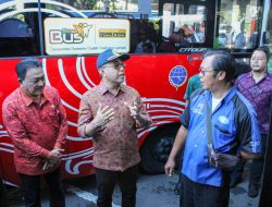 Walikota Jaya Negara Pimpin Apel Gelar Pasukan Angkutan Terpadu Lebaran Tahun 2023.