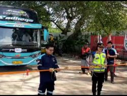 Kapolsek Densel Lepas Mudik Bersama Pekerja PT. Nindya Karya