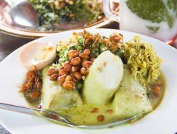 Sedapnya Kuliner khas Buleleng Bali “TIPAT BLAYAG”