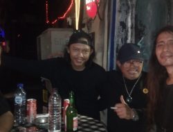 Menikmati Musik Rock di ESPRESSO bar Legian Bali membuat suasana makin meriah